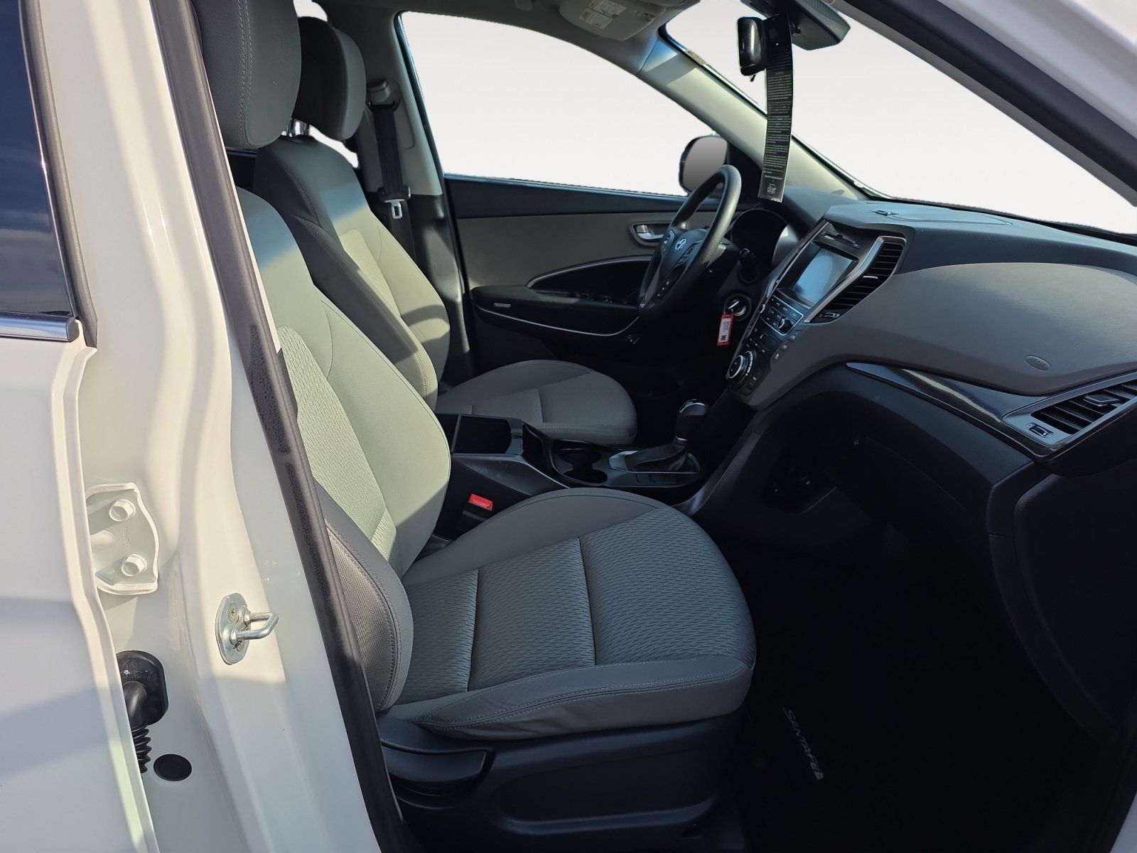 Used 2019 Hyundai Santa Fe XL SE FWD image 10