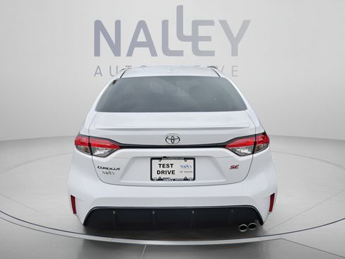 Used 2023 Toyota Corolla SE FWD image 4