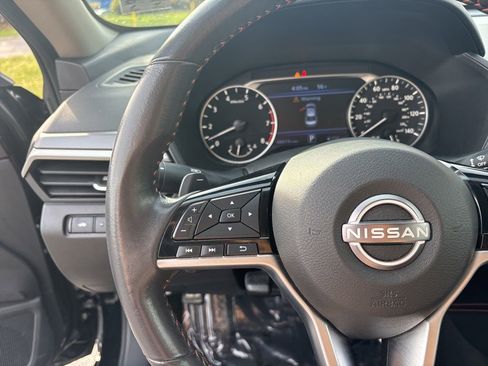 Used 2024 Nissan Altima 2.5 SR FWD image 19