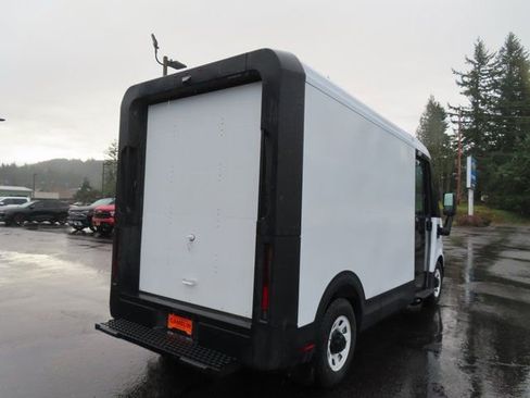 Used 2024 Chevrolet Brightdrop 400 w/ Commercial Equipment Package image 7