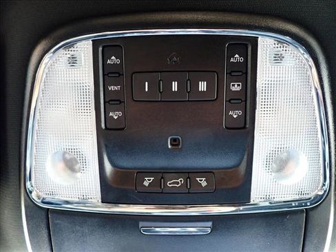 Used 2020 Jeep Grand Cherokee Limited w/ Luxury Group II AWD/4WD image 25