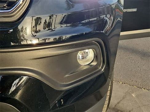 Used 2025 Jeep Compass Latitude image 11