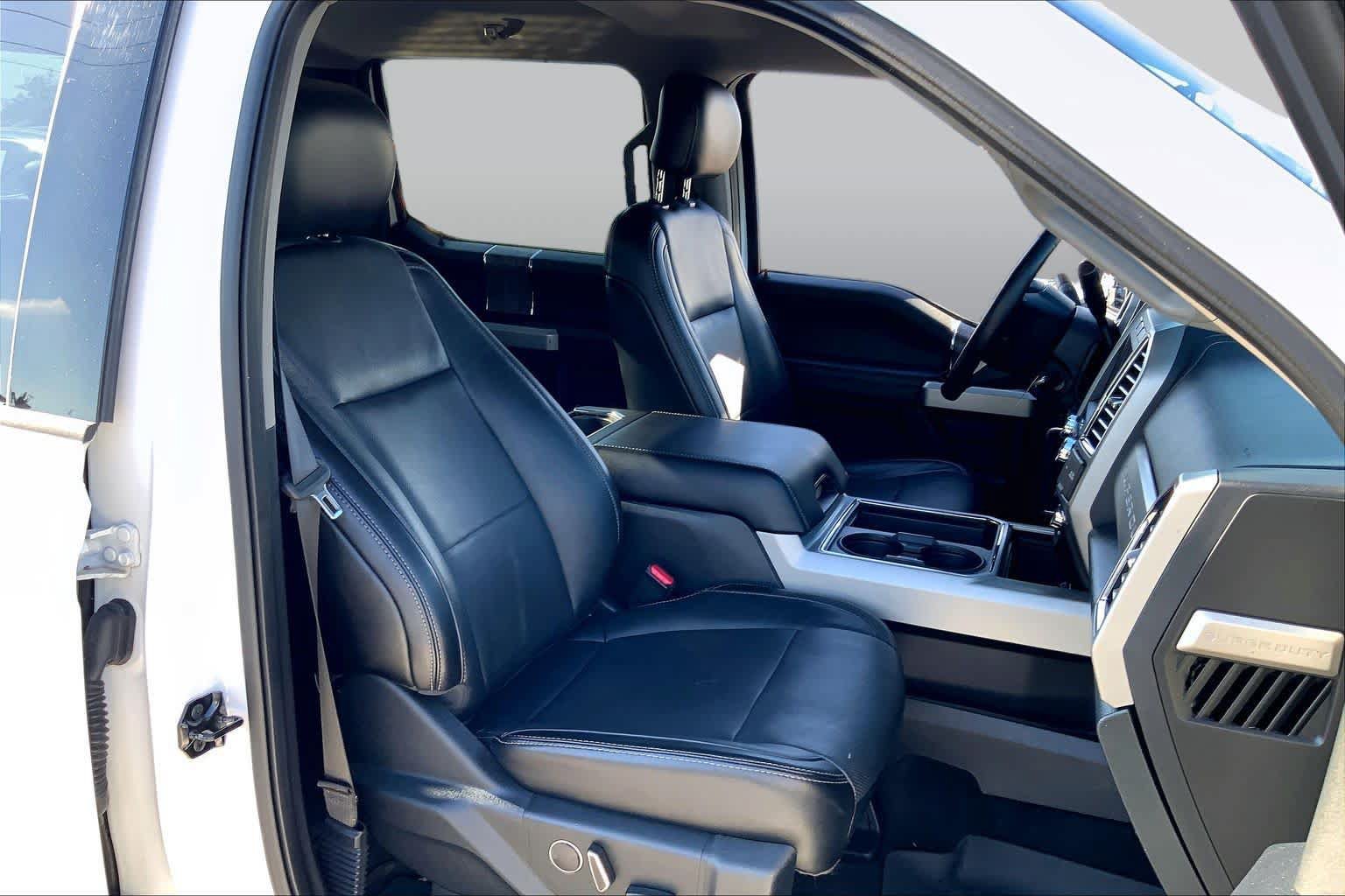 Used 2017 Ford F250 Lariat w/ Lariat Value Package RWD image 9