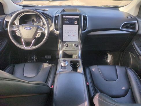 Used 2022 Ford Edge Titanium image 17