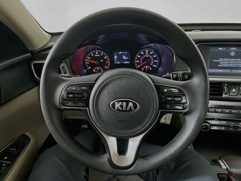 Used 2018 Kia Optima LX w/ 17" Alloy Wheels Package FWD image 11
