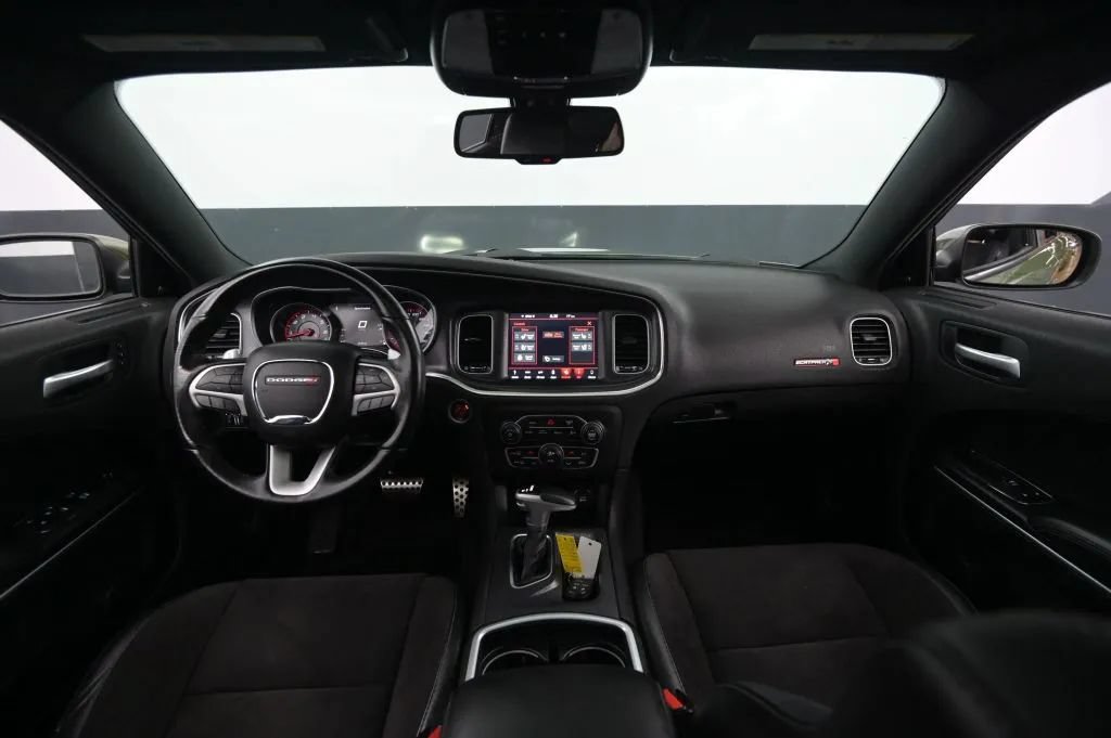 Used 2018 Dodge Charger R/T Scat Pack w/ Dynamics Package RWD image 33