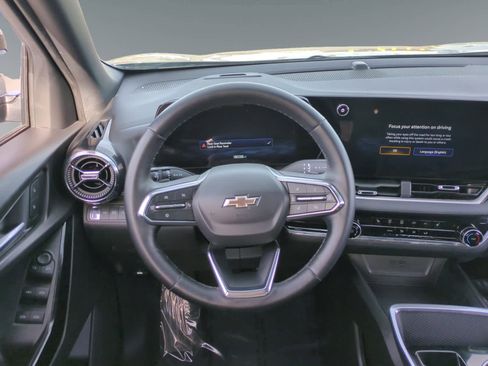 Used 2025 Chevrolet Equinox LT image 12