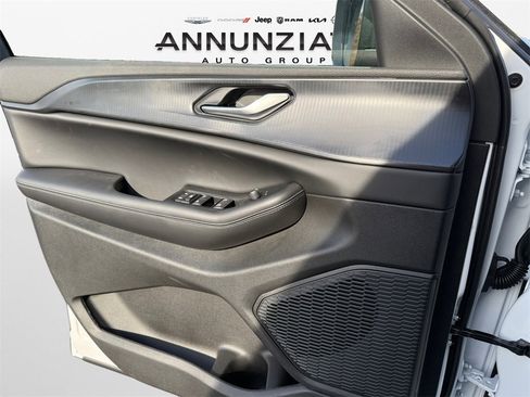 New 2025 Jeep Grand Cherokee Laredo X image 28