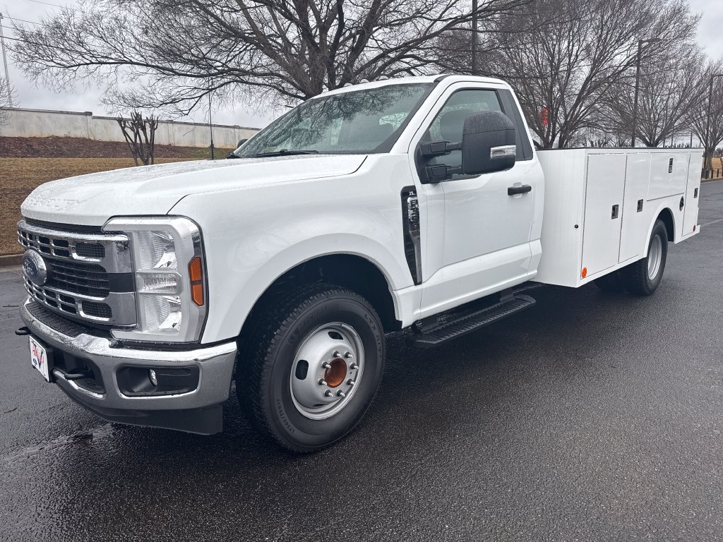 New 2025 Ford F350 XL w/ XL Chrome Package RWD image 3