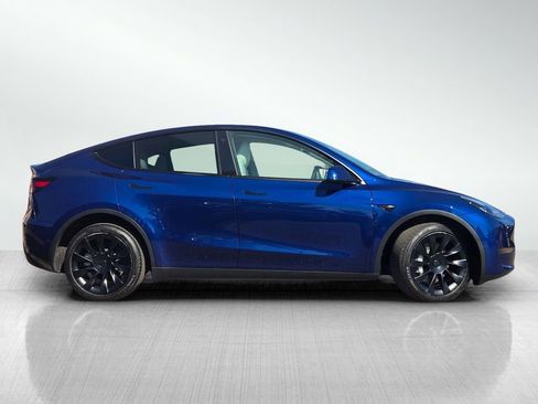 Used 2023 Tesla Model Y Long Range image 3