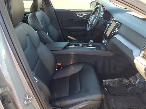Used 2025 Volvo S60 B5 Core image 18