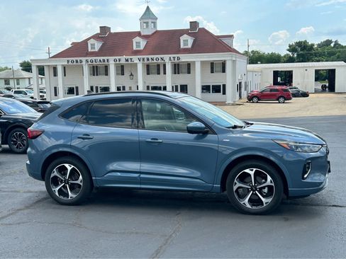 Used 2023 Ford Escape ST-Line Elite image 5