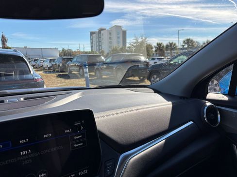 Used 2025 Chevrolet Blazer LT image 35