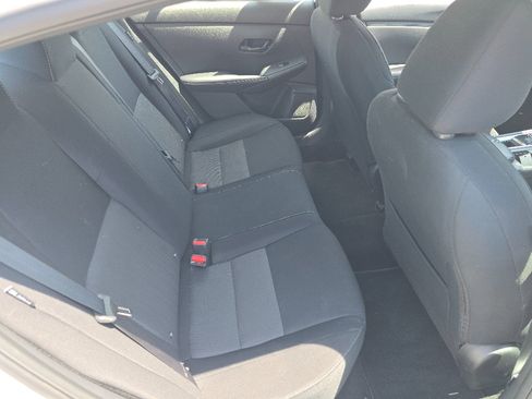 Used 2024 Nissan Sentra SV FWD image 14