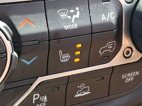Used 2021 Jeep Wrangler Unlimited Sahara w/ Cold Weather Group AWD/4WD image 12