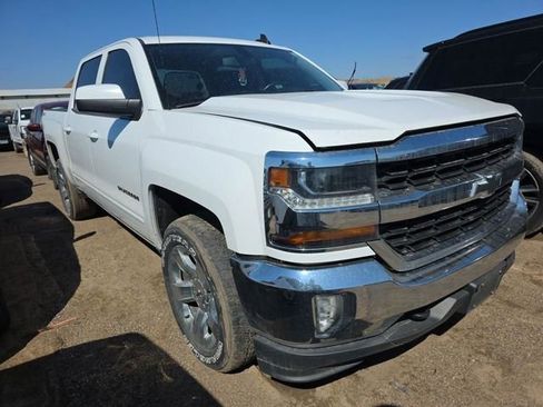 Used 2018 Chevrolet Silverado 1500 LT w/ LT Eassist Package image 2