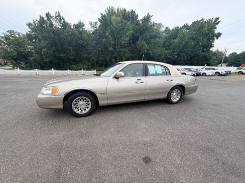 Used 1999 Lincoln Town Car Signature RWD image 44