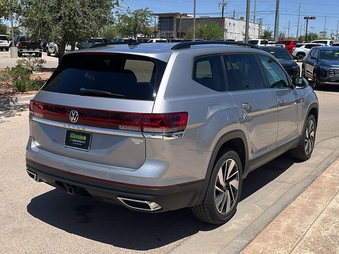 Used 2024 Volkswagen Atlas SE FWD image 8