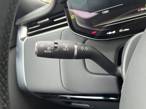 New 2025 Land Rover Range Rover SE image 34