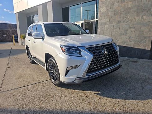 Used 2023 Lexus GX 460 Premium image 3