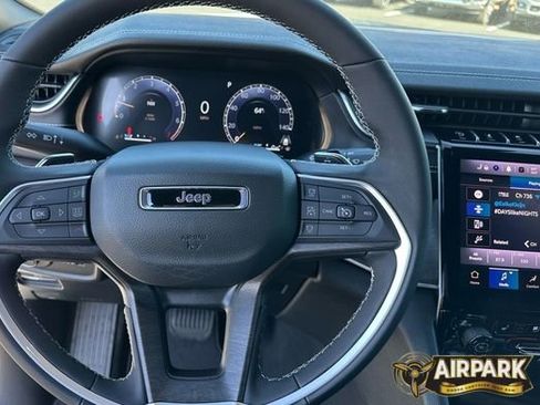 New 2025 Jeep Grand Cherokee L Limited w/ Luxury Tech Group II AWD/4WD image 19