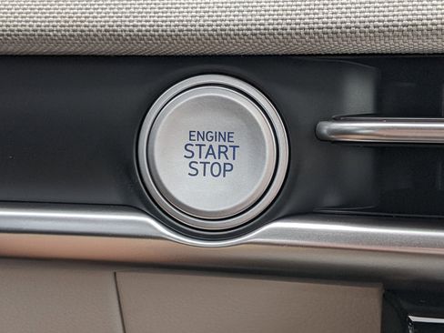 New 2025 Hyundai Tucson Limited image 28