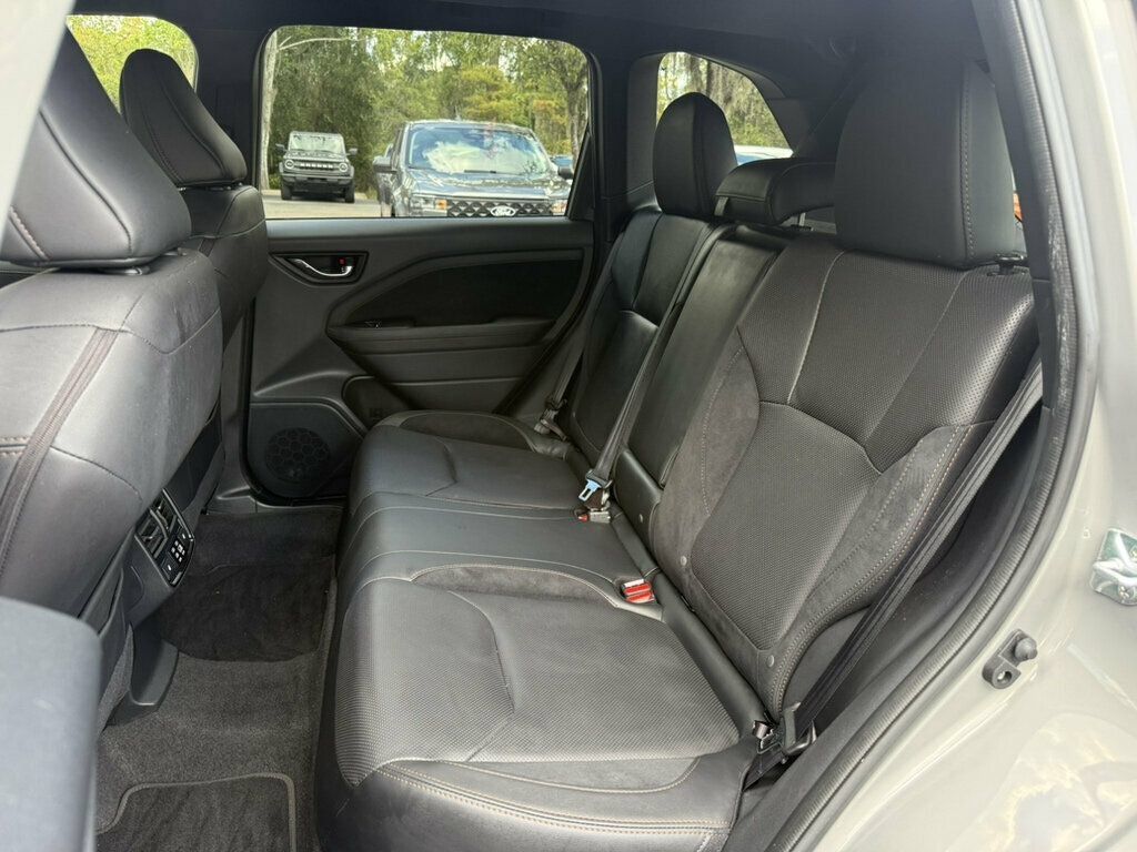 Used 2025 Subaru Forester Touring AWD/4WD image 9