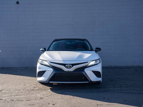 Used 2019 Toyota Camry XSE image 10
