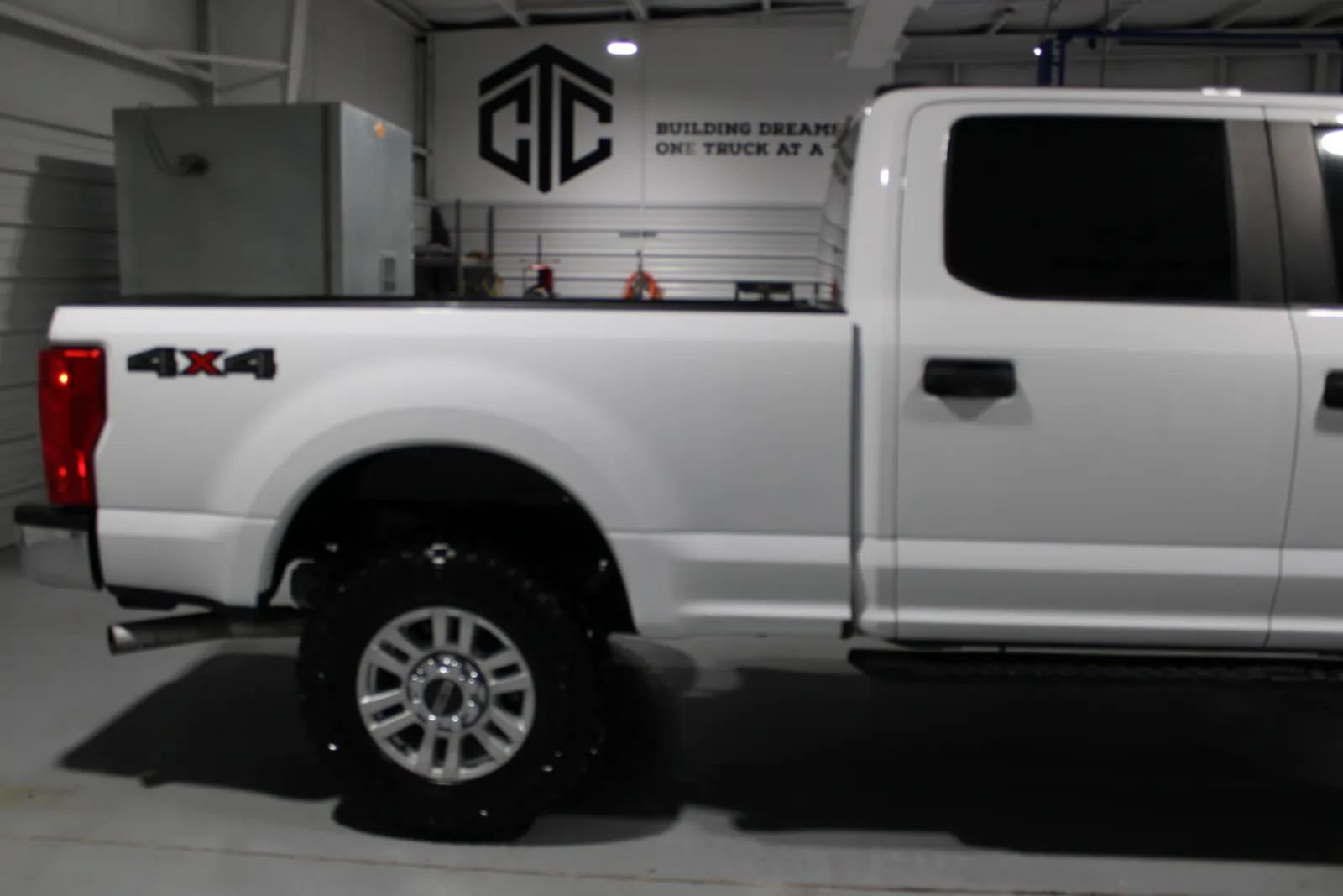 Used 2022 Ford F250 XL w/ Power Equipment Group AWD/4WD image 14