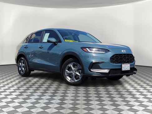 Certified 2026 Honda HR-V LX image 2