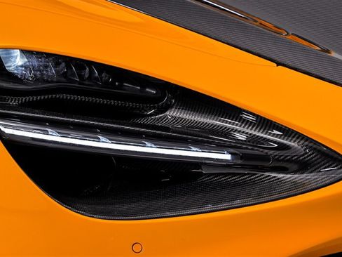 Used 2021 McLaren 765LT RWD image 5