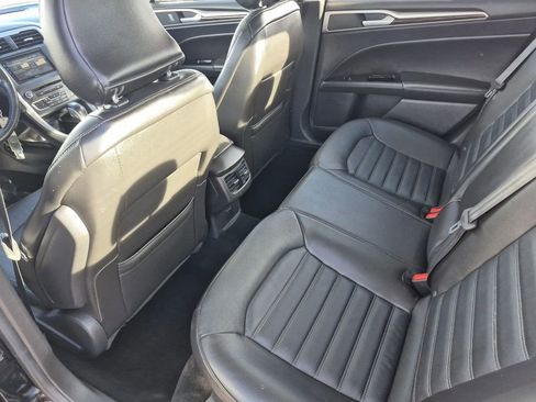 Used 2016 Ford Fusion SE w/ Equipment Group 202A image 13