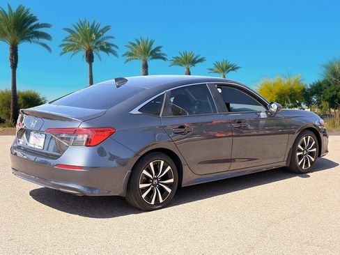 Used 2023 Honda Civic EX image 5