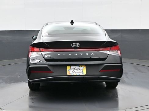 New 2026 Hyundai Elantra SE FWD image 6