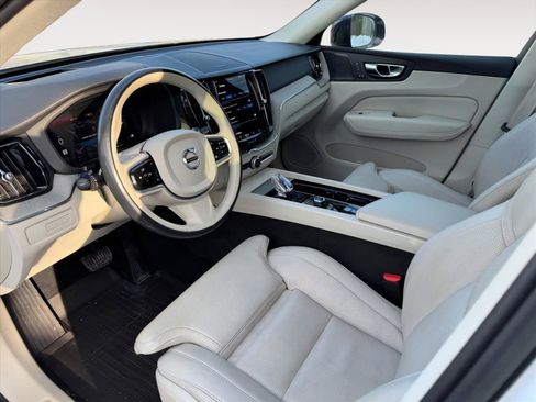 Used 2023 Volvo XC60 T8 Ultimate w/ Climate Package image 8