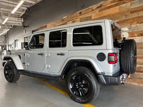 Used 2022 Jeep Wrangler Unlimited Sahara AWD/4WD image 20
