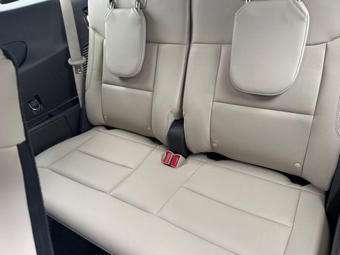 Certified 2022 Ford Explorer Platinum w/ Equipment Group 601A image 16