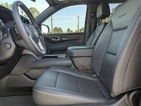 Used 2022 GMC Yukon Denali image 23