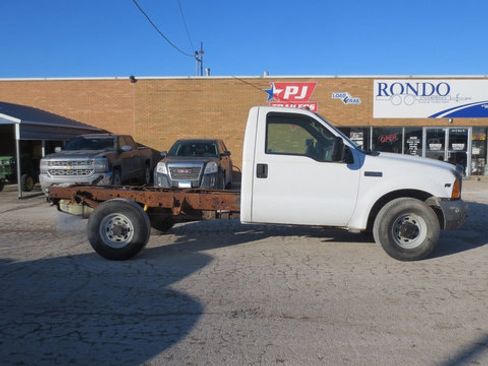 Used 2000 Ford F350 XL image 1