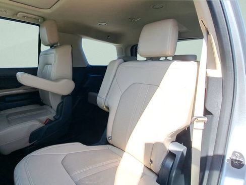 Used 2023 Ford Expedition Limited image 13
