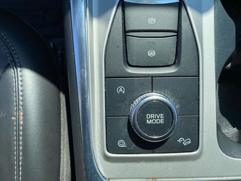 Used 2023 Ford Explorer XLT w/ Equipment Group 202A AWD/4WD image 13