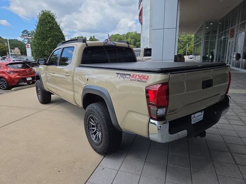Used 2019 Toyota Tacoma TRD Off-Road AWD/4WD image 6