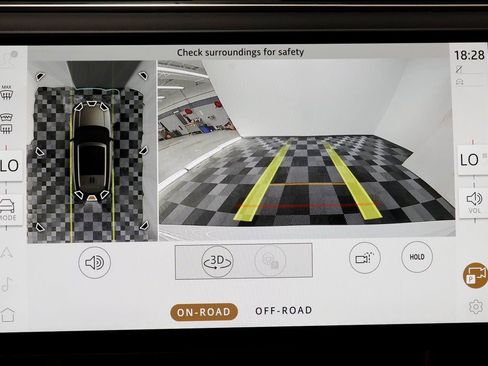 New 2025 Land Rover Range Rover SE image 13