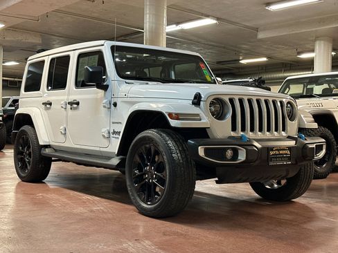 Used 2022 Jeep Wrangler Unlimited Sahara w/ Cold Weather Group image 7