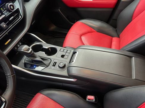 Used 2023 Toyota Highlander XSE image 20