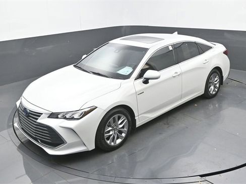 Used 2021 Toyota Avalon XLE image 34