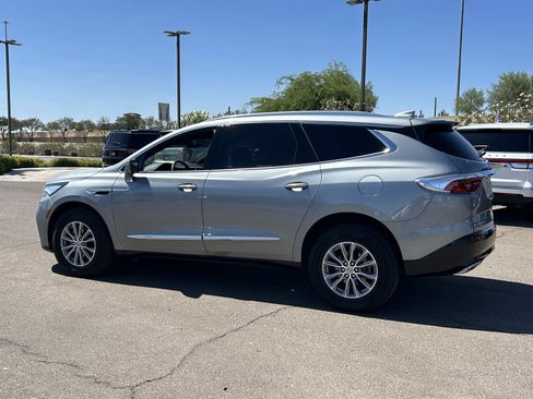 Used 2024 Buick Enclave Premium AWD/4WD image 3