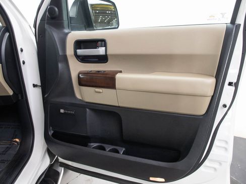 Used 2013 Toyota Sequoia Platinum AWD/4WD image 9