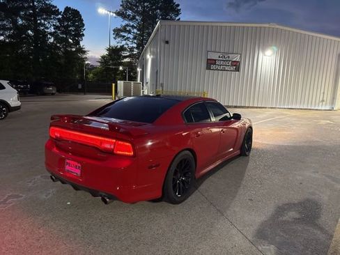 Used 2014 Dodge Charger SRT8 w/ Harman/Kardon Audio Group RWD image 7