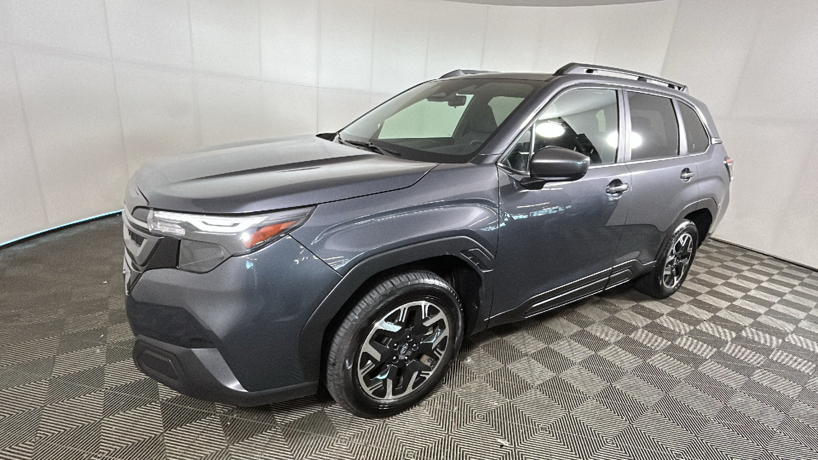Used 2025 Subaru Forester Premium AWD/4WD image 7